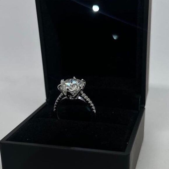 5 Carat Moissanite Ring 6 Prong Brilliant Round Cut 18K 925 GRA Certified - Picture 11 of 12